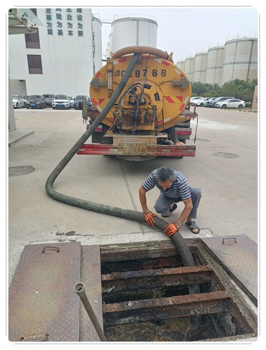 沙溪镇隔油池清掏